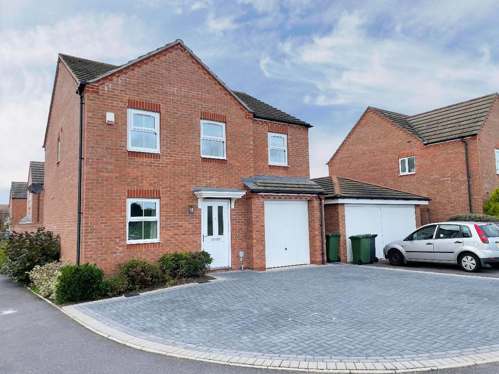 Little Field Close, Chase Meadow, Warwick 4 bed detached house £425,000