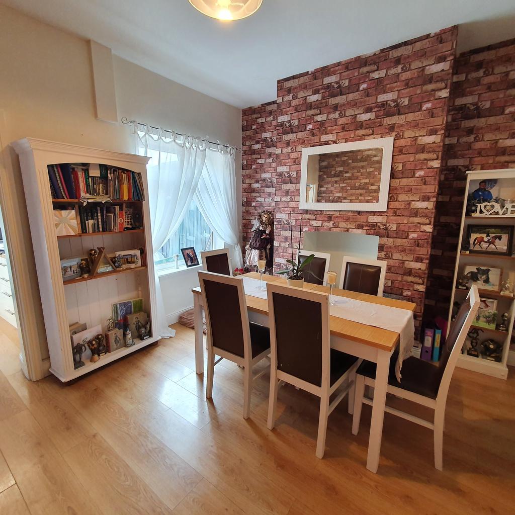 Ashcroft Road, Gainsborough DN21 2 bed terraced house £75,000