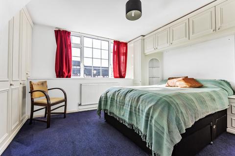 43 Barset Road, London, SE15 3HW