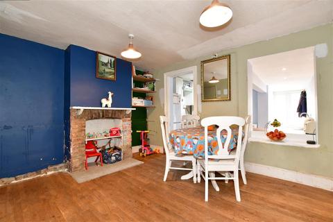 4 Worthing Road, Southwater, Horsham, RH13 9BP