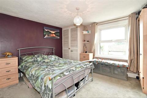 4 Worthing Road, Southwater, Horsham, RH13 9BP