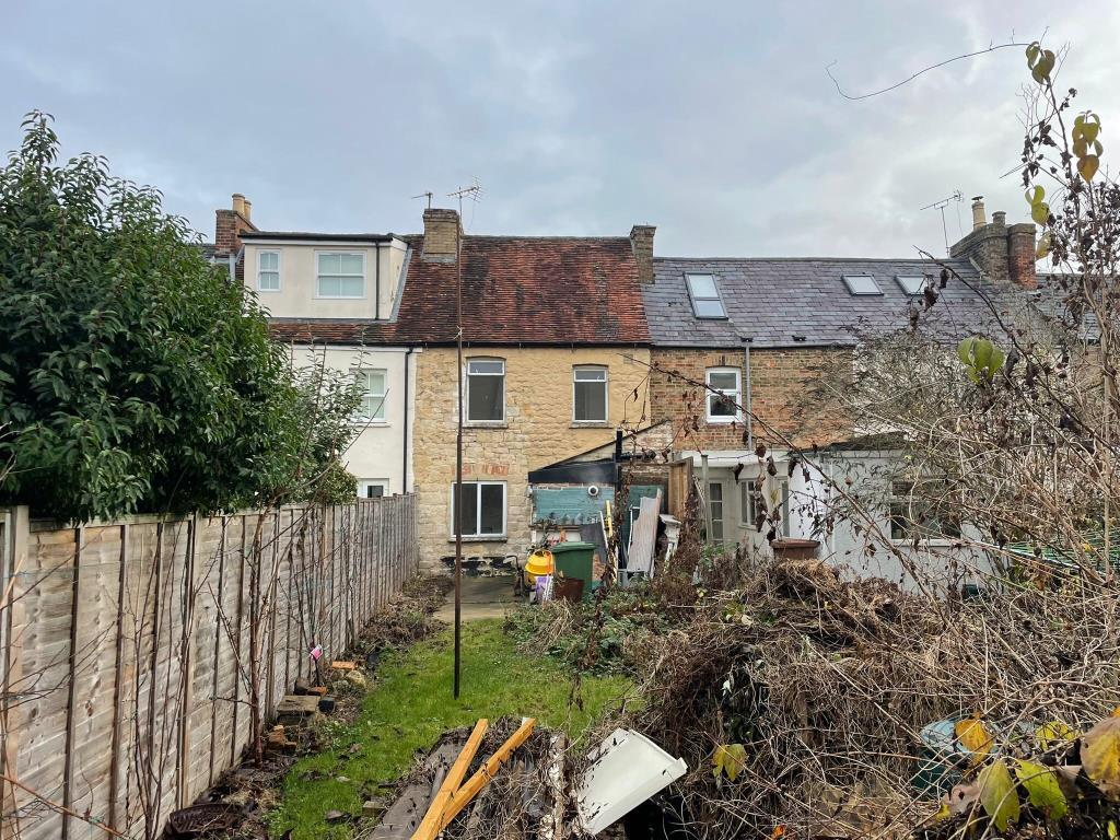 Earl Street, Oxford, OX2 2 bed terraced house £325,000