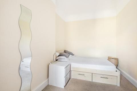 42b Hackford Road, London, SW9 0RF