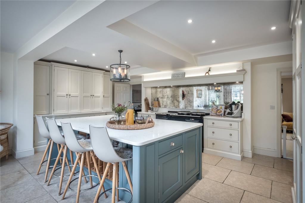 Oaklands Lane, West Lavington, Midhurst, West Sussex, GU29 5 bed