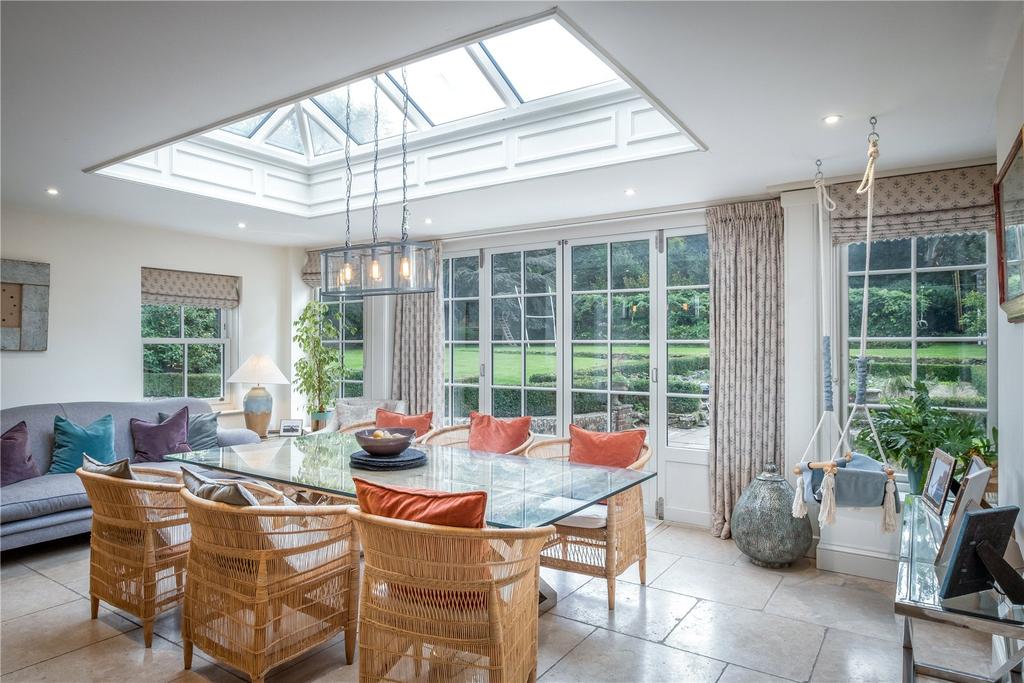Oaklands Lane, West Lavington, Midhurst, West Sussex, GU29 5 bed