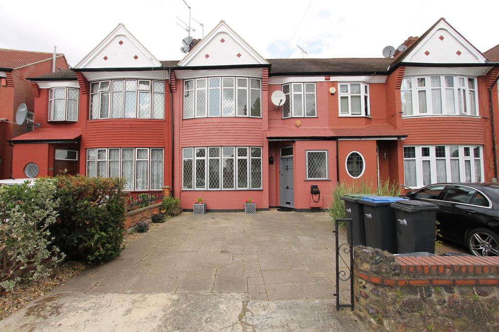 Connaught Gardens, London, N13 3 bed house £659,995