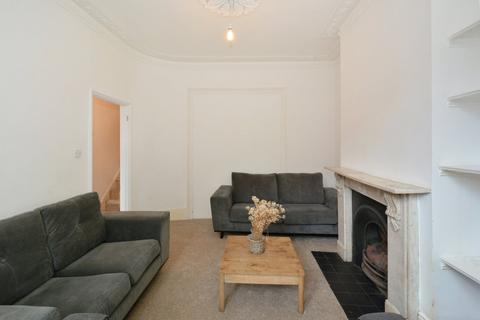 4 bedroom terraced house to rent, Lyal Road, London, E3