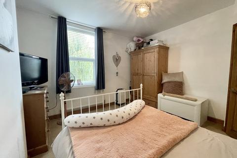 2 Burton Close, Carlton, Nottingham, NG4 3GT
