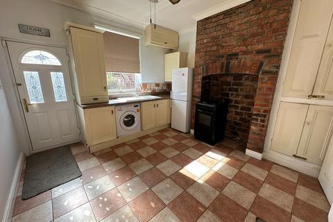 2 bedroom terraced house to rent, Charles Street, Goldthorpe