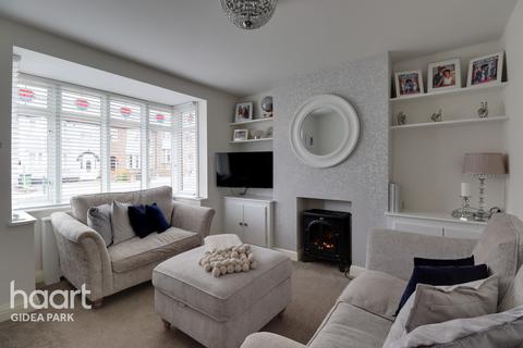 26 Marshalls Drive, Romford, RM1 4JT