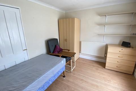 1 bedroom in a house share to rent, Oldfield Park, Westbury