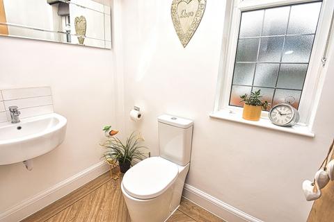 53 Merland Rise, Epsom, KT18 5RN