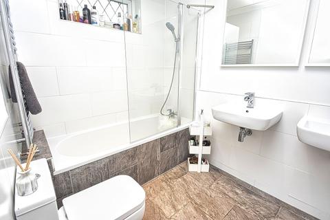 53 Merland Rise, Epsom, KT18 5RN