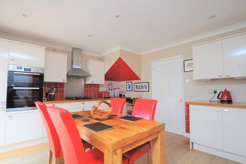 21 Deeprose Close, Guildford, GU2 9NA