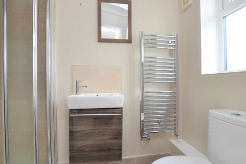 21 Deeprose Close, Guildford, GU2 9NA