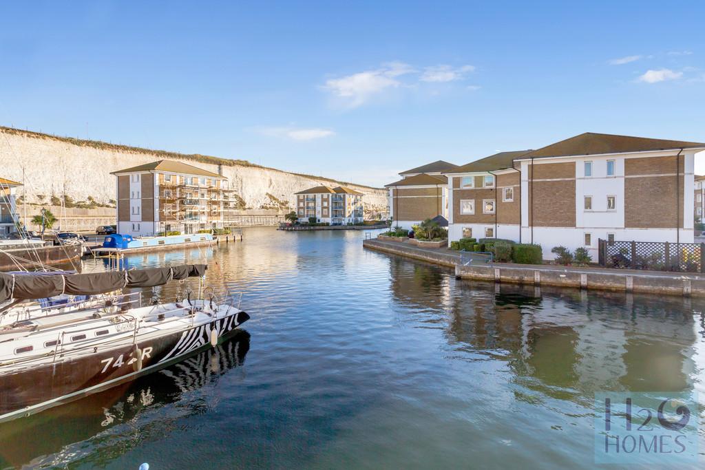 Victory Mews, Brighton Marina Village, Brighton 2 bed apartment for