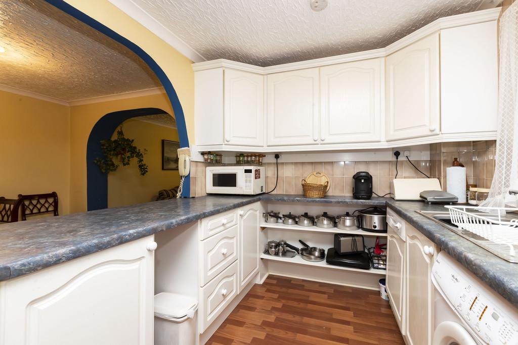 Bowmont Hill, Glagsow 3 bed semidetached house £225,000