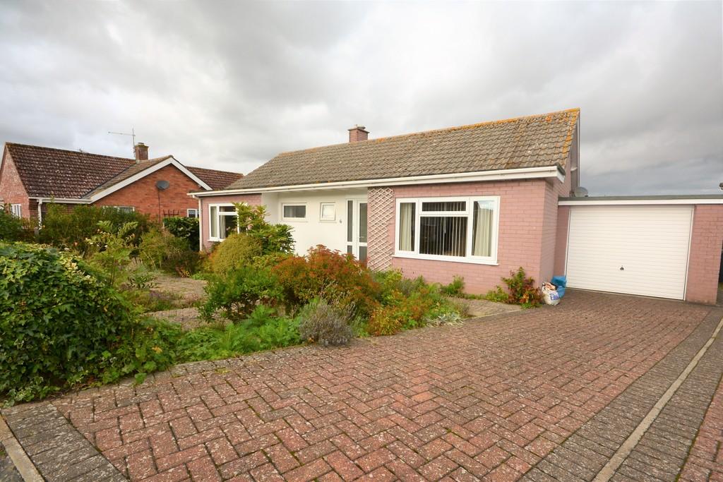 Garden Close, North Walsham 2 bed detached bungalow £285,000