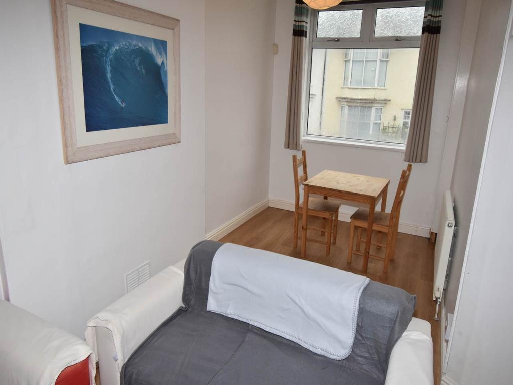 Pinewood Road, Uplands, Swansea 4 bed house £340 pcm (£78 pw)