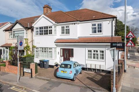 Flat 3, 51 Homersham Road, Kingston Upon Thames, KT1 3PL
