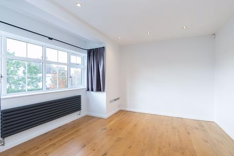 Flat 3, 51 Homersham Road, Kingston Upon Thames, KT1 3PL