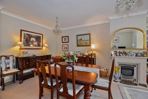 24 Bower Gardens, Salisbury, SP1 2RL