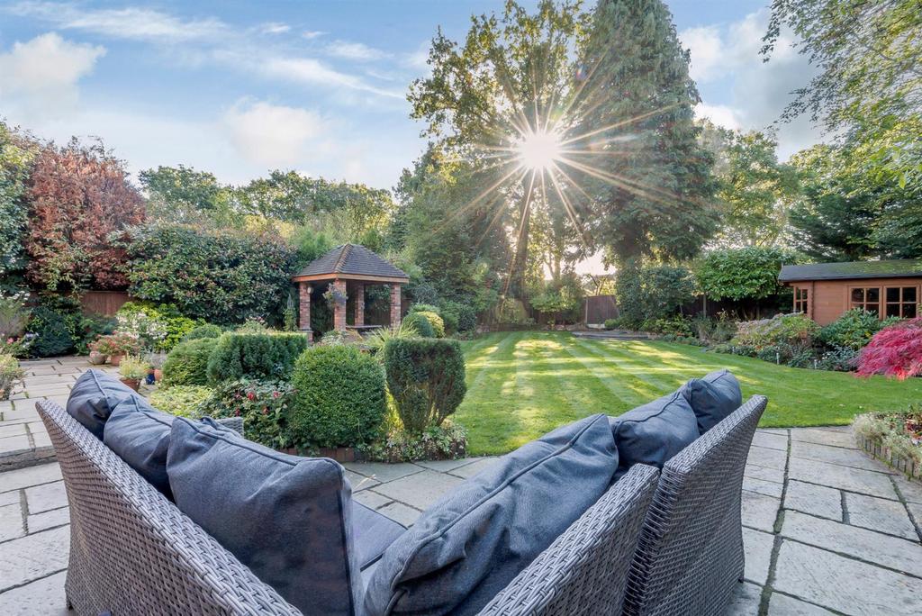 Ashlawn Crescent, Solihull, West Midlands, B91 1PS 6 bed detached house