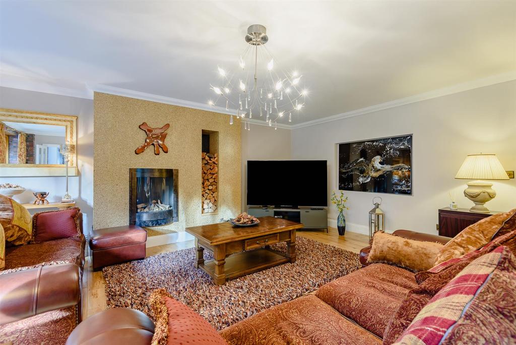 8482937-interior02.jpg