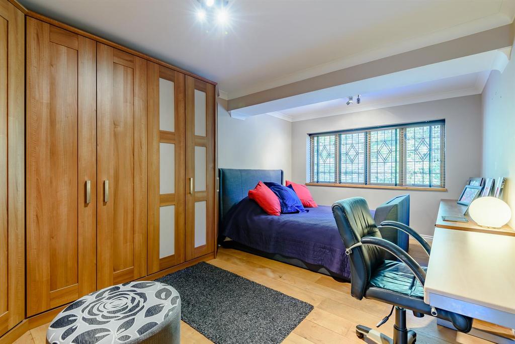 8482937-interior10.jpg