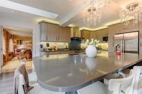 46 Ashlawn Crescent, Solihull, B91 1PS