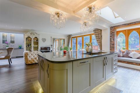 46 Ashlawn Crescent, Solihull, B91 1PS