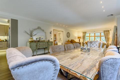 46 Ashlawn Crescent, Solihull, B91 1PS