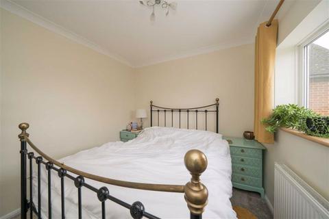 27 Chestnut Drive, St Albans, AL4 0ER