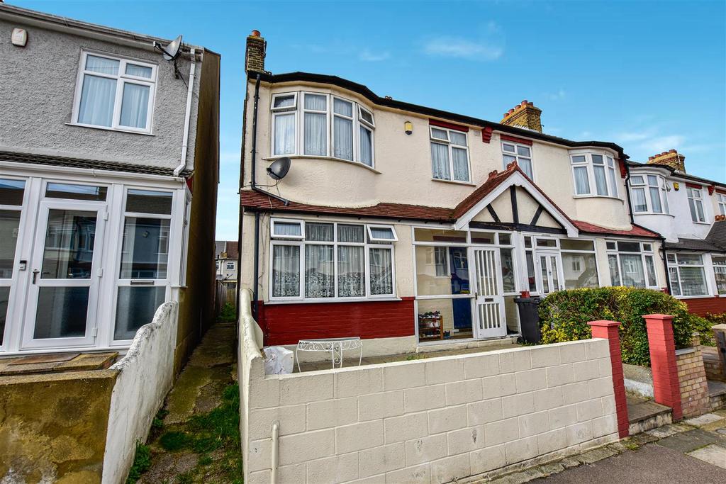 Woodfield Avenue, Gravesend 3 bed end of terrace house - £325,000