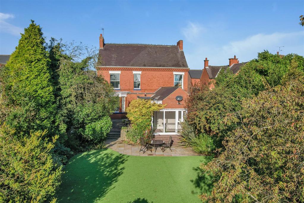 High Street, Ibstock 4 bed detached house £575,000
