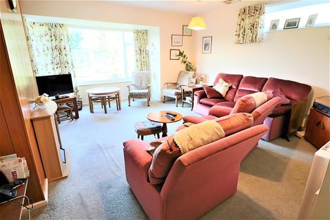 16 Bishops Walk, Lowestoft, NR32 4JN