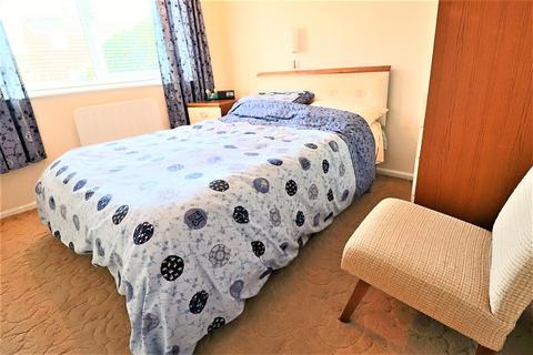 16 Bishops Walk, Lowestoft, NR32 4JN