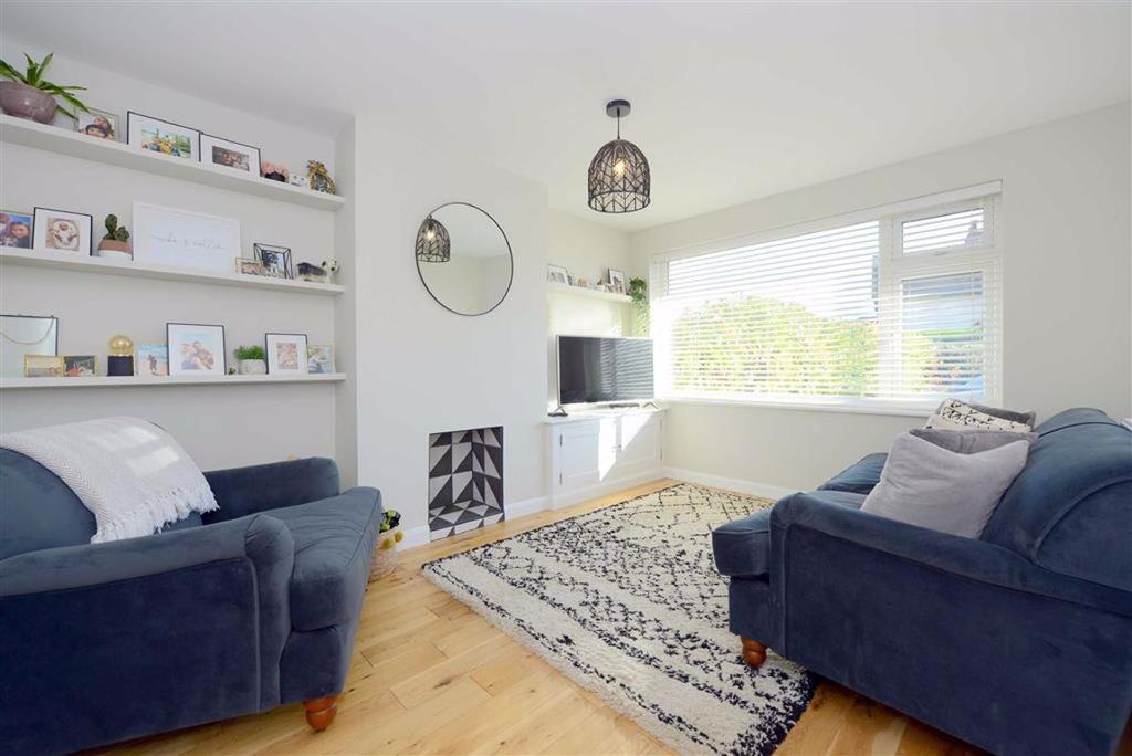 Lythwood Road, Bayston Hill, Shrewsbury, Shropshire 3 bed semidetached