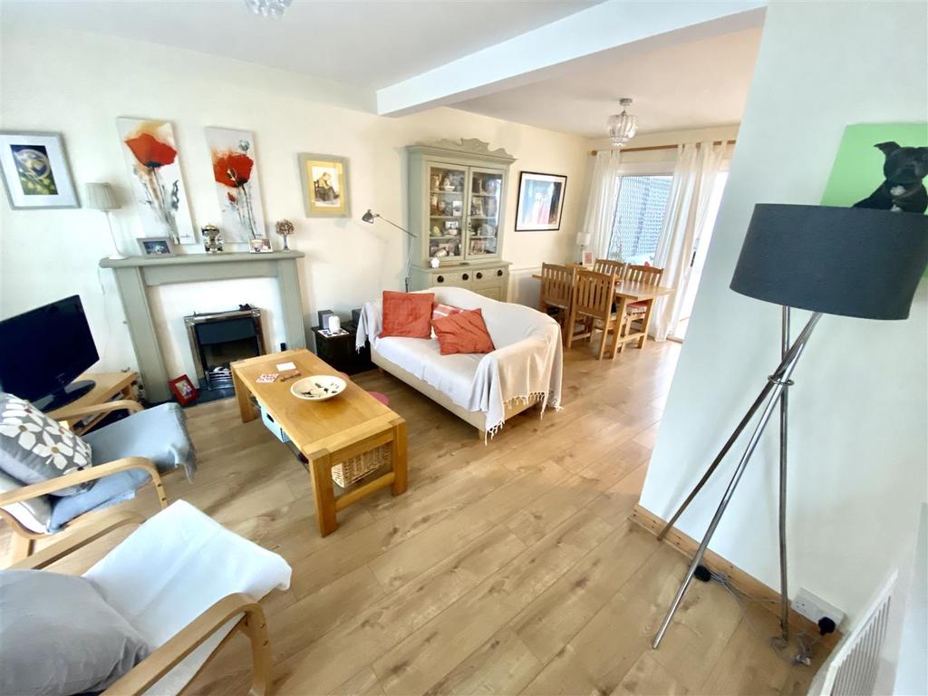 Ash Grove, Killay, Swansea 3 bed semidetached bungalow £189,950
