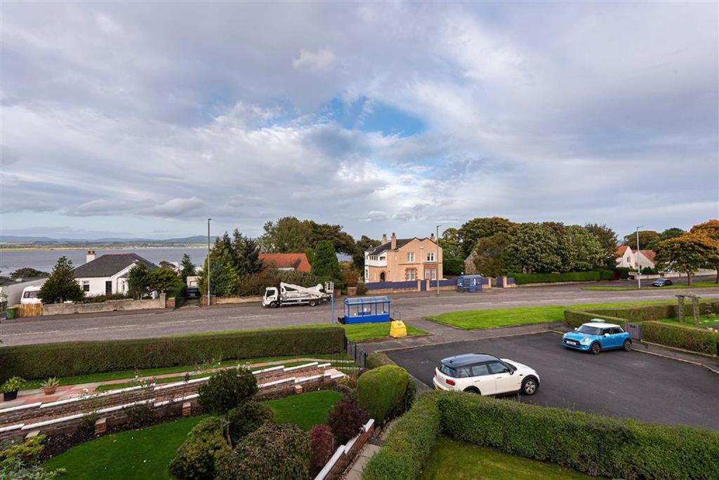 Graham Crescent, Bo'ness 4 bed terraced house £135,000