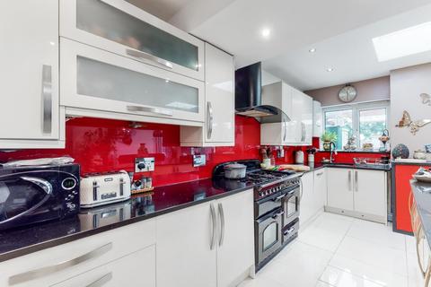 16 West Court, Wembley, HA0 3QH