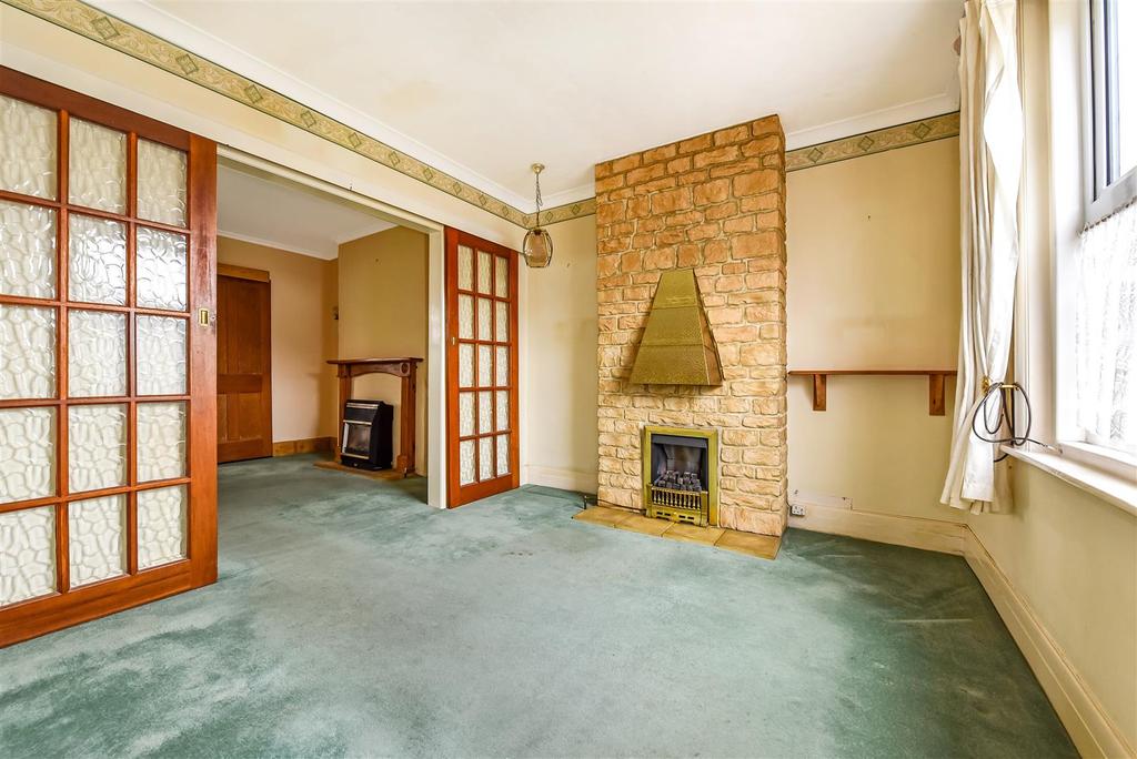 Dunmow Road, Andover 2 bed semidetached house £250,000