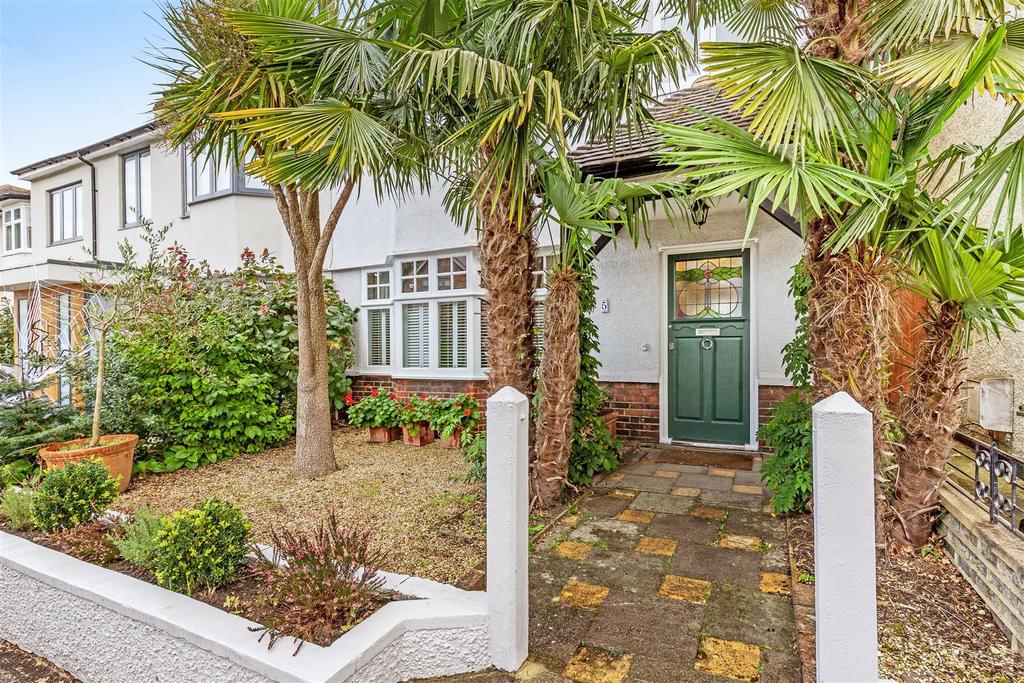Wayside, East Sheen, SW14 4 bed semidetached house £1,625,000