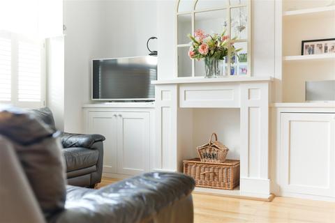 12 William Road, London, SW19 3PL