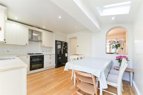 12 William Road, London, SW19 3PL