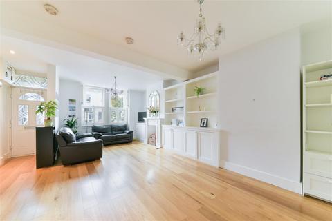 12 William Road, London, SW19 3PL