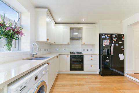 12 William Road, London, SW19 3PL