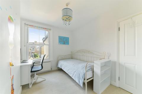 12 William Road, London, SW19 3PL