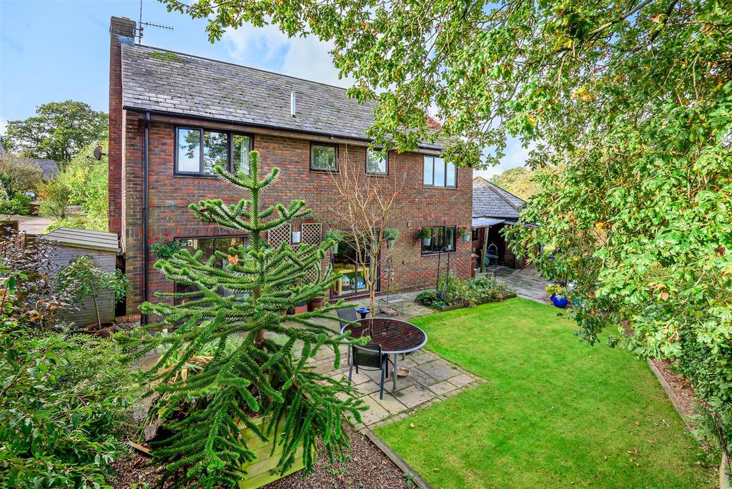 Higher Mead, Hemyock, Cullompton 4 bed detached house £597,500