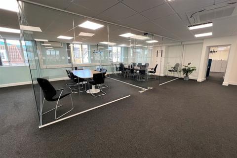 Office to rent - Grosvenor House, 51-53 New London Road, Chelmsford, Essex, CM2
